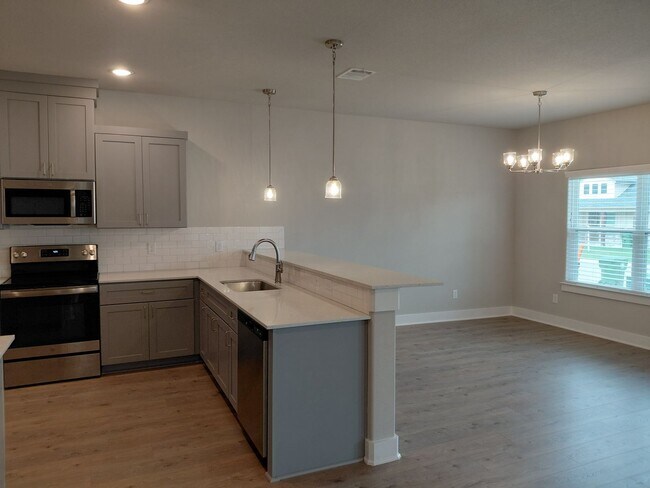Building Photo - 3/2/2 - FENCED BACKYARD!!! GREAT NEIGHBORHOOD - Godley ISD - Summer Specials!