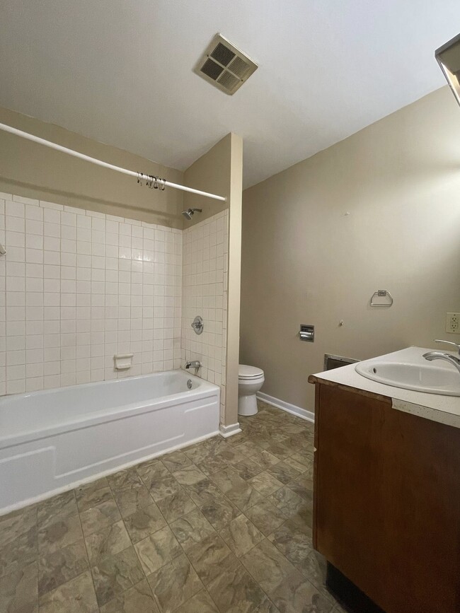 Building Photo - 51 N Pembroke Ave