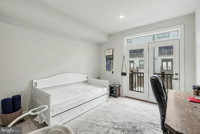 Building Photo - 17414 Southern Shrs Dr