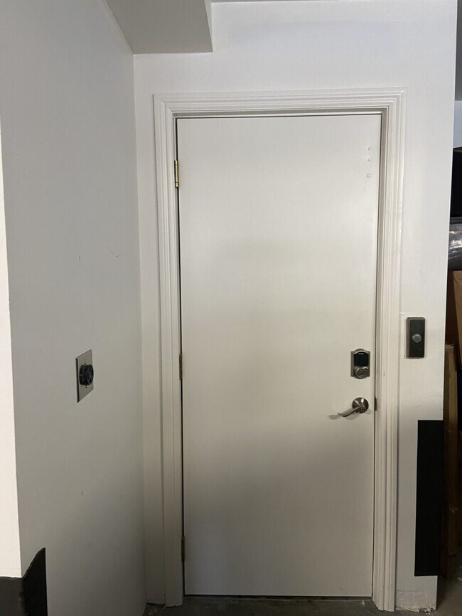 Building Photo - 1334 Anza St