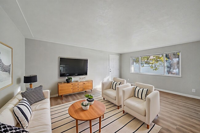 Building Photo - 741 Emporia St