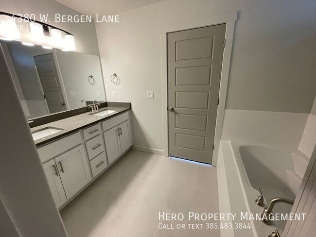 Building Photo - 4380 Bergen Ln