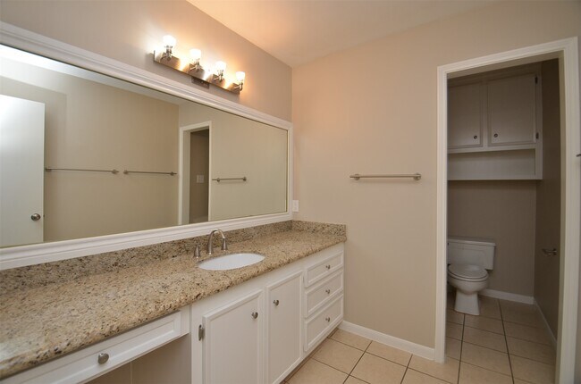 Building Photo - 12310 Burgoyne Dr