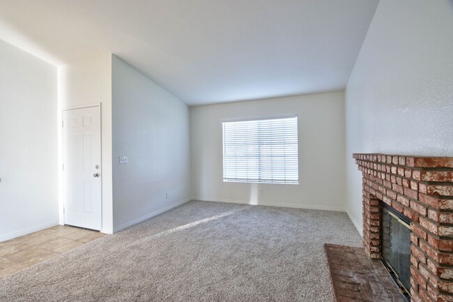 Building Photo - 3 bedroom 2 baths Murrieta