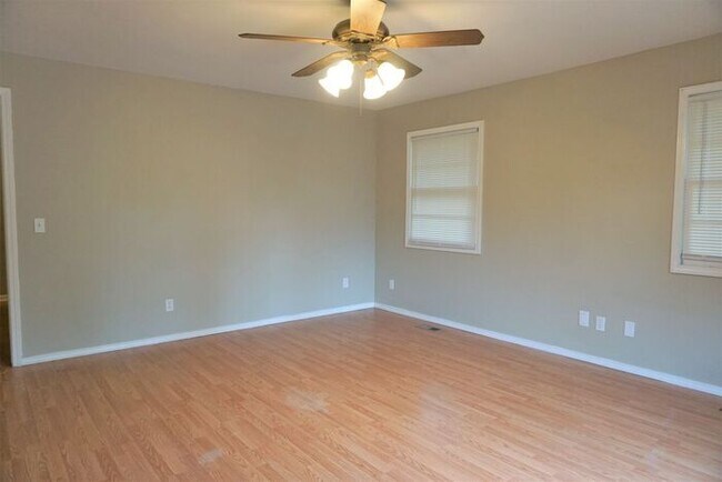 Building Photo - 3 Bed 2 Bath 1 Car Garage -The Village NW OKC