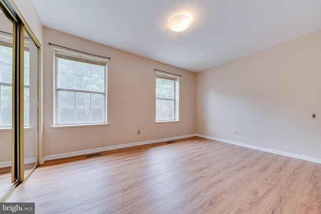 Building Photo - 9073 Lambskin Ln