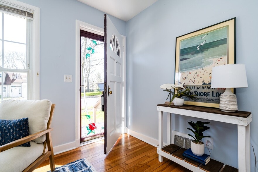 Building Photo - 511 Donna Dr