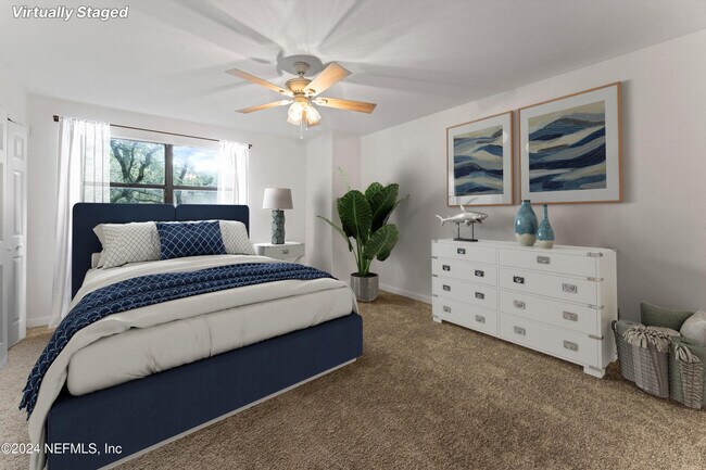 Building Photo - 798 Main St