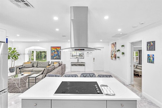 Building Photo - 2191 SW 27th Ln