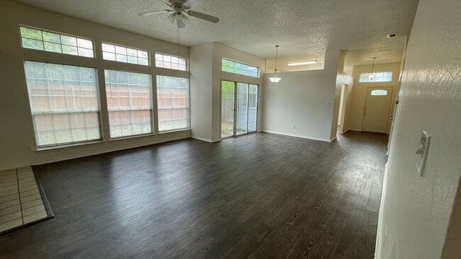 Building Photo - Nice Single Story in Waterford Oaks-Cedar Hill