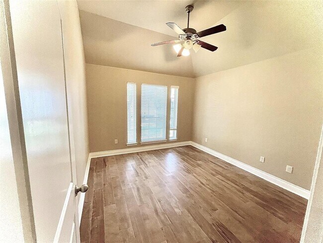 Building Photo - 13602 Silent Walk Dr