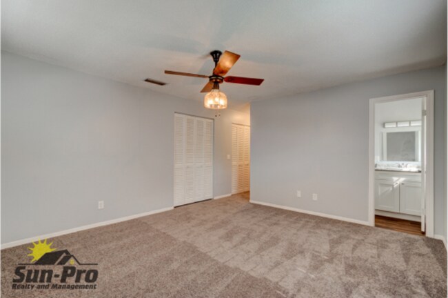 Building Photo - 2903 Lantern Dr