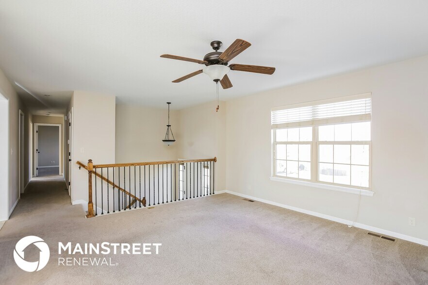 Building Photo - 1303 NW High View Dr