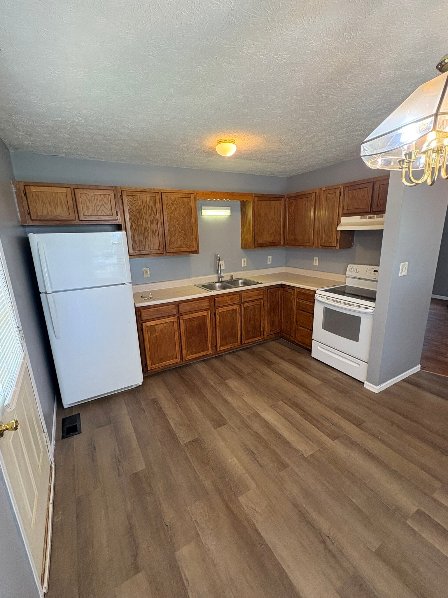 Building Photo - 1835 Carpenter Cir