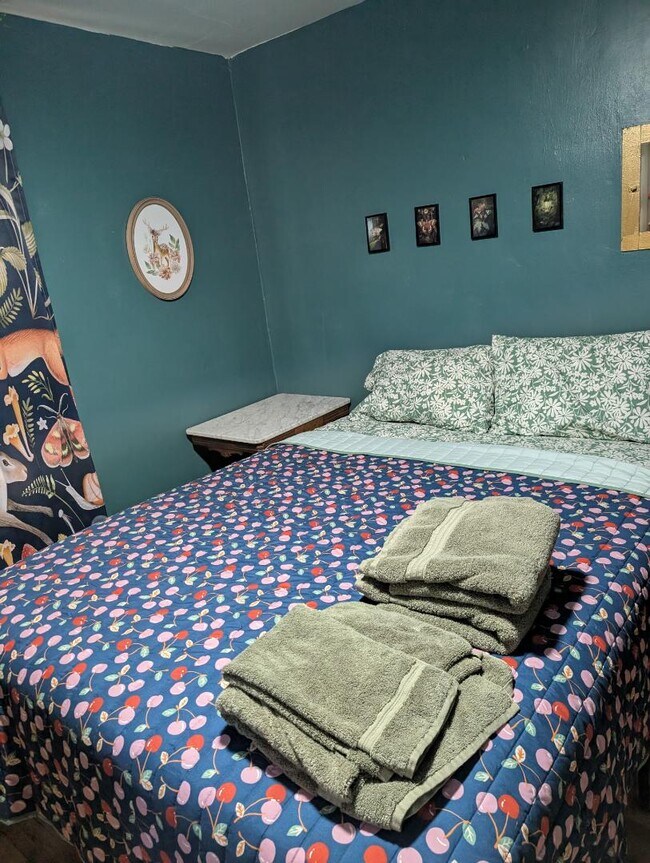 Building Photo - 772 Hillview Ave