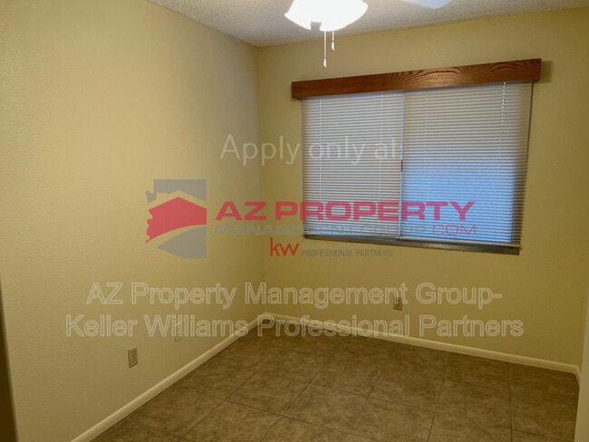 Building Photo - 5407 W Sheena Dr