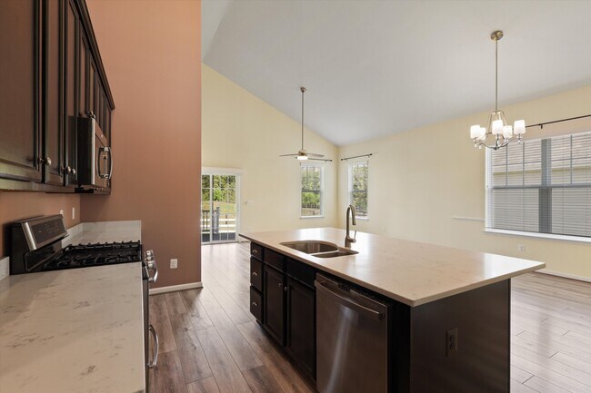 Building Photo - 10242 Spring Iris Dr