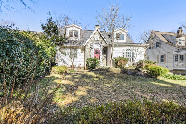 Building Photo - 4415 Bradley Ln