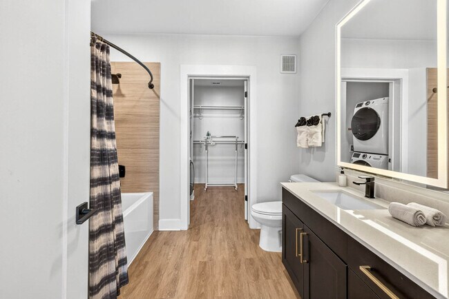 Building Photo - 1116 Gramercy Ln