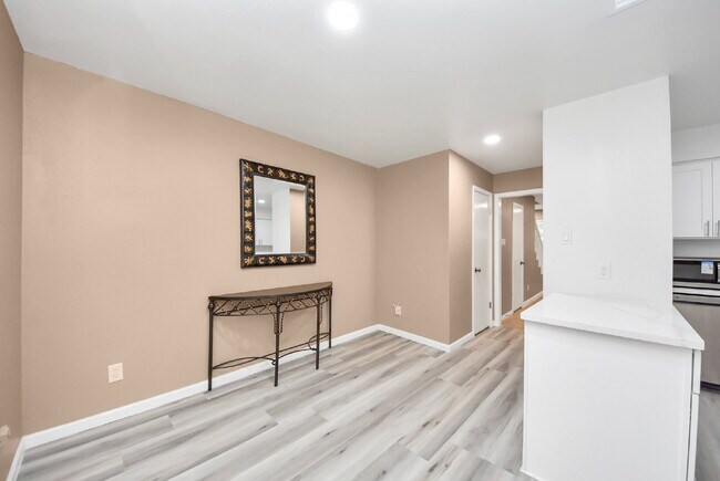 Building Photo - 6710 Biggs Ct
