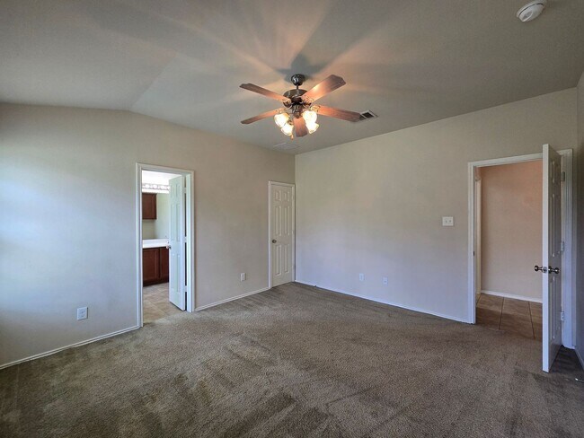 Building Photo - 4804 Bayer Hollow Dr