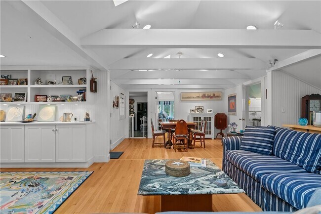 Building Photo - 718 Bellevue Ave