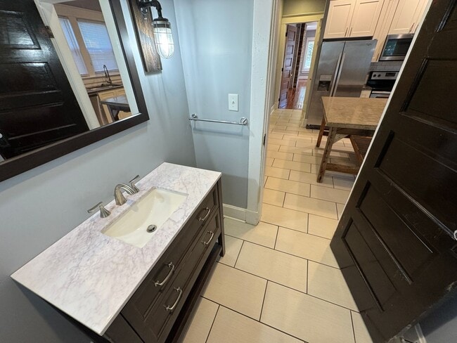 Building Photo - 1020-1022 S Randolph