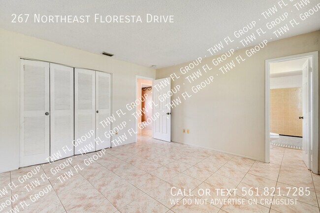 Building Photo - 267 NE Floresta Dr