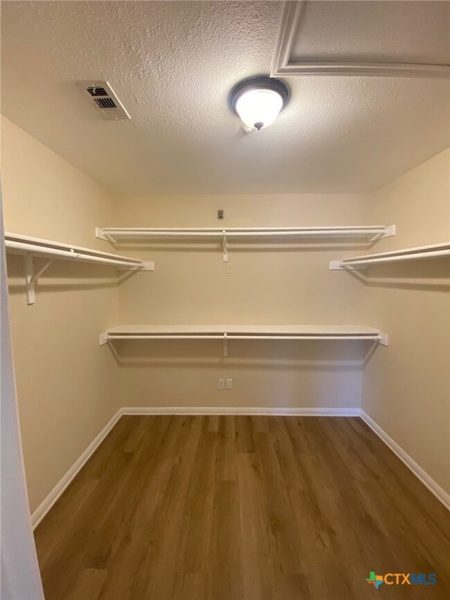 Building Photo - 3109 Douglas Fir Dr