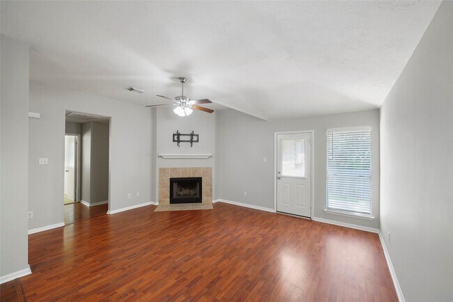 Building Photo - 10807 Twin Circles Dr