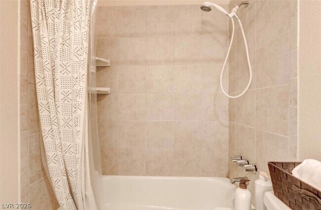Building Photo - 7385 Vireo Dr