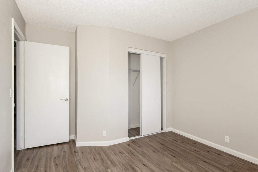 Building Photo - 10012 N 66th Dr