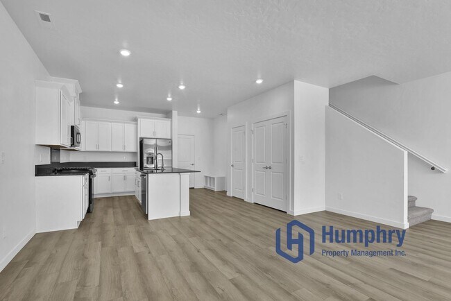 Building Photo - Brand New Home in Desirable Eagle