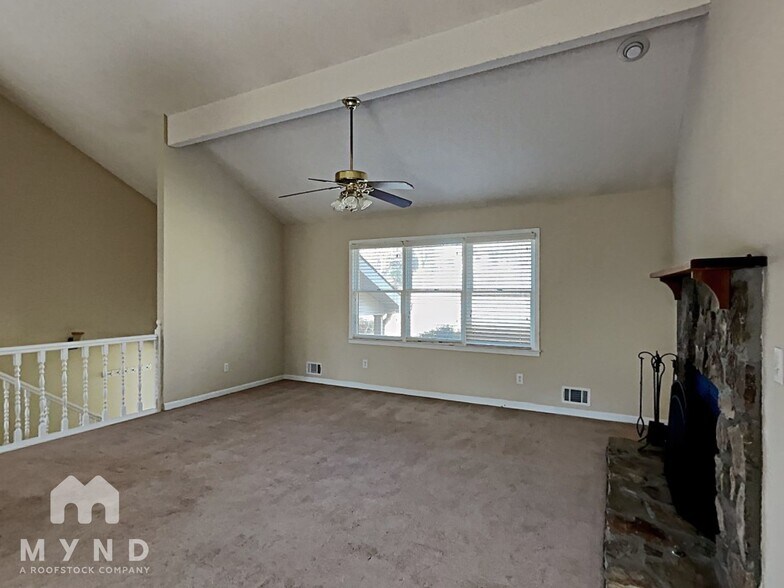 Building Photo - 3255 Sharon Ln