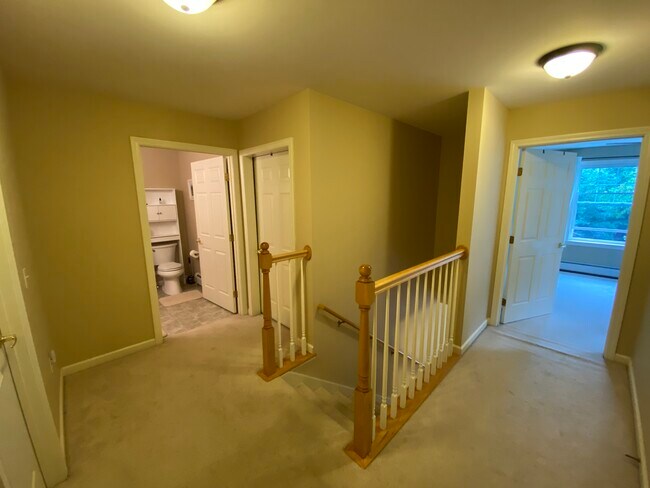 Building Photo - 7 Marion Ave