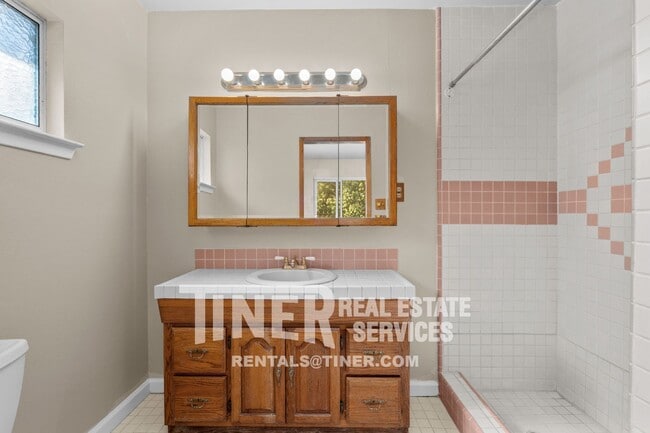 Building Photo - 4053 Cornelia Way