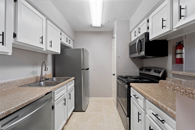 Building Photo - 6001 Reims Rd