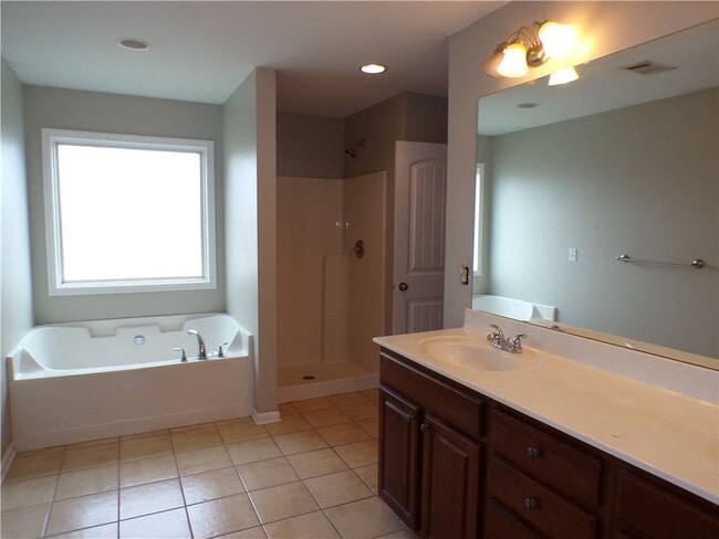 Building Photo - 21 Springmont Dr