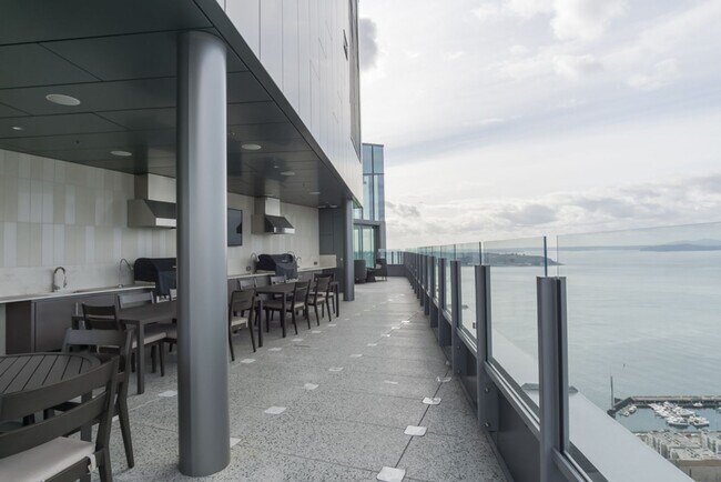 Building Photo - 2Bd/2Ba Seattle Condo
