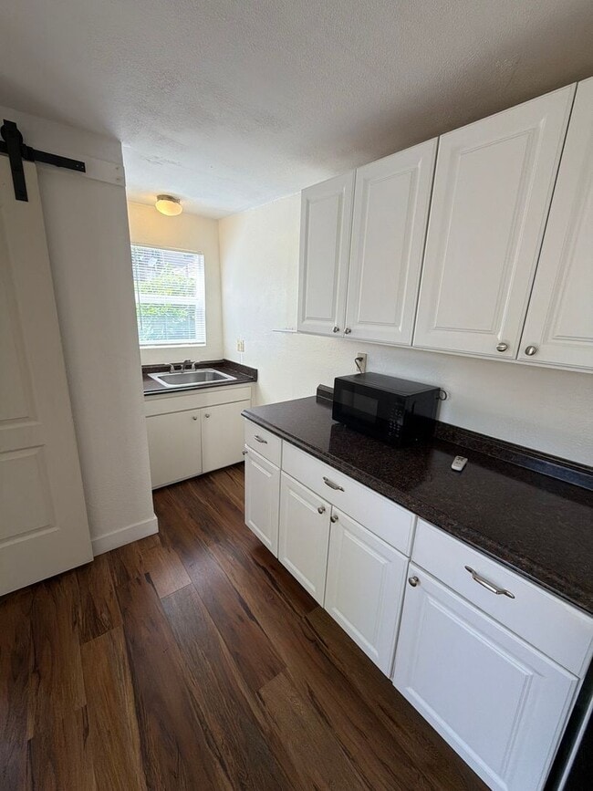 Building Photo - Charming 2 Bedroom, 2 Bathroom Home with ADU in Desirable Land Park Area