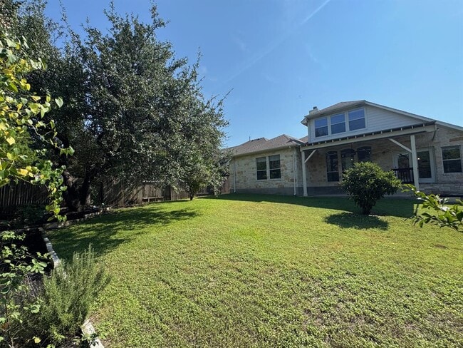 Building Photo - 9820 Savannah Ridge Dr