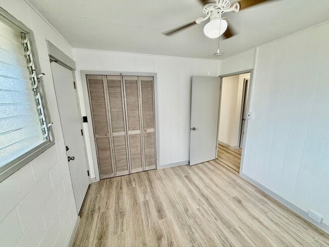 Building Photo - 4/2/3 + Office Space - Single Family Home Located in Kaimuki - Great Location!