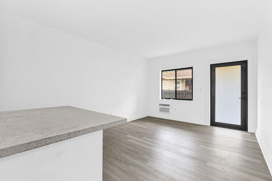 Building Photo - 173 NW 56th St