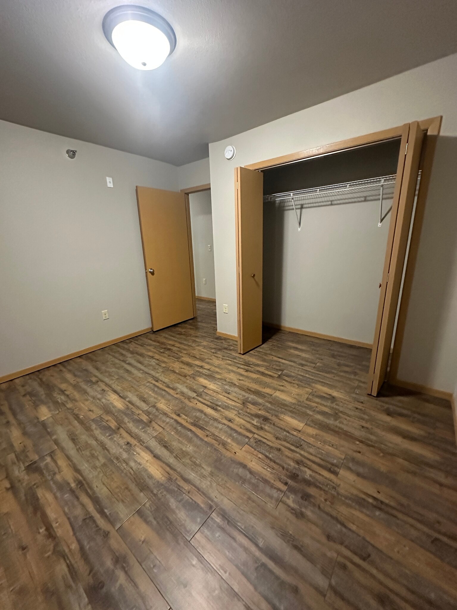 bedroom 1 - 1409 E Sioux Ave