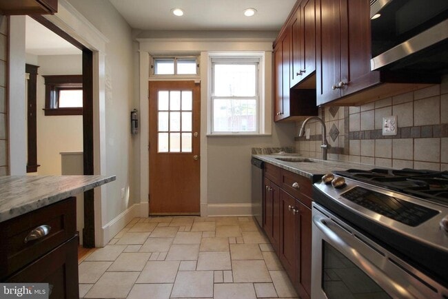 Building Photo - 138 Randolph Pl NW