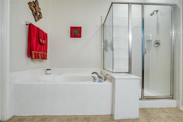 Building Photo - 11223 Still Hollow Dr