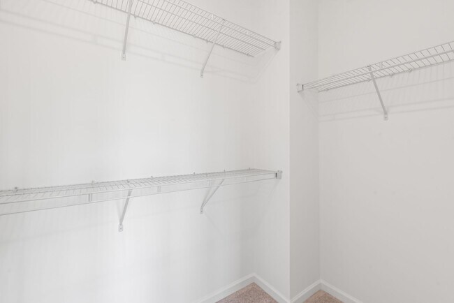 Building Photo - 204 Silver Fleet Dr