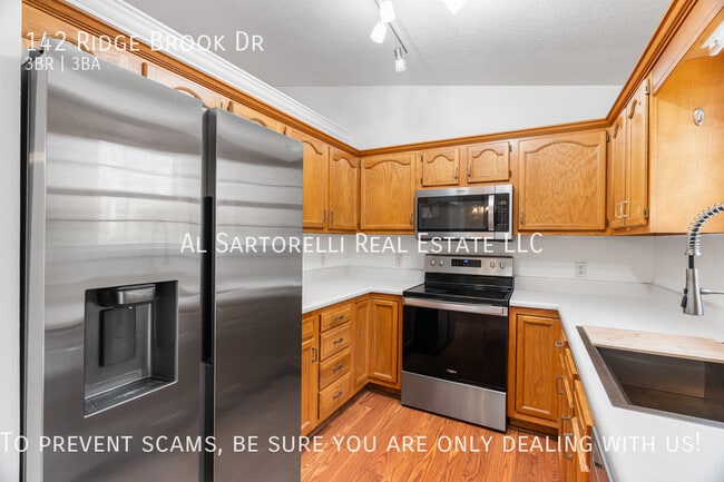 Building Photo - 142 Ridge Brook Dr