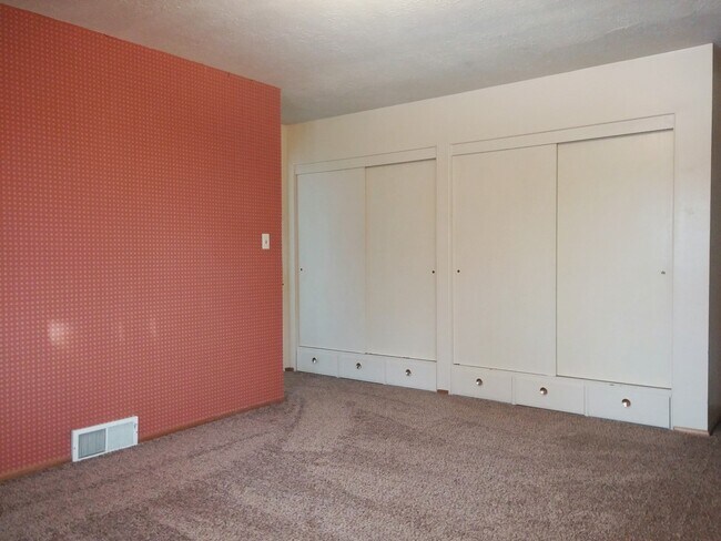 Building Photo - Ranch Style Home in the Lewis and Clark Area
