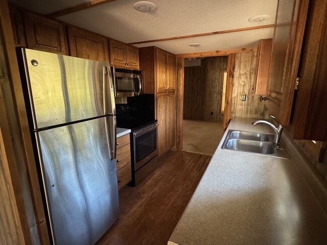 Building Photo - 121 Woodway Acres